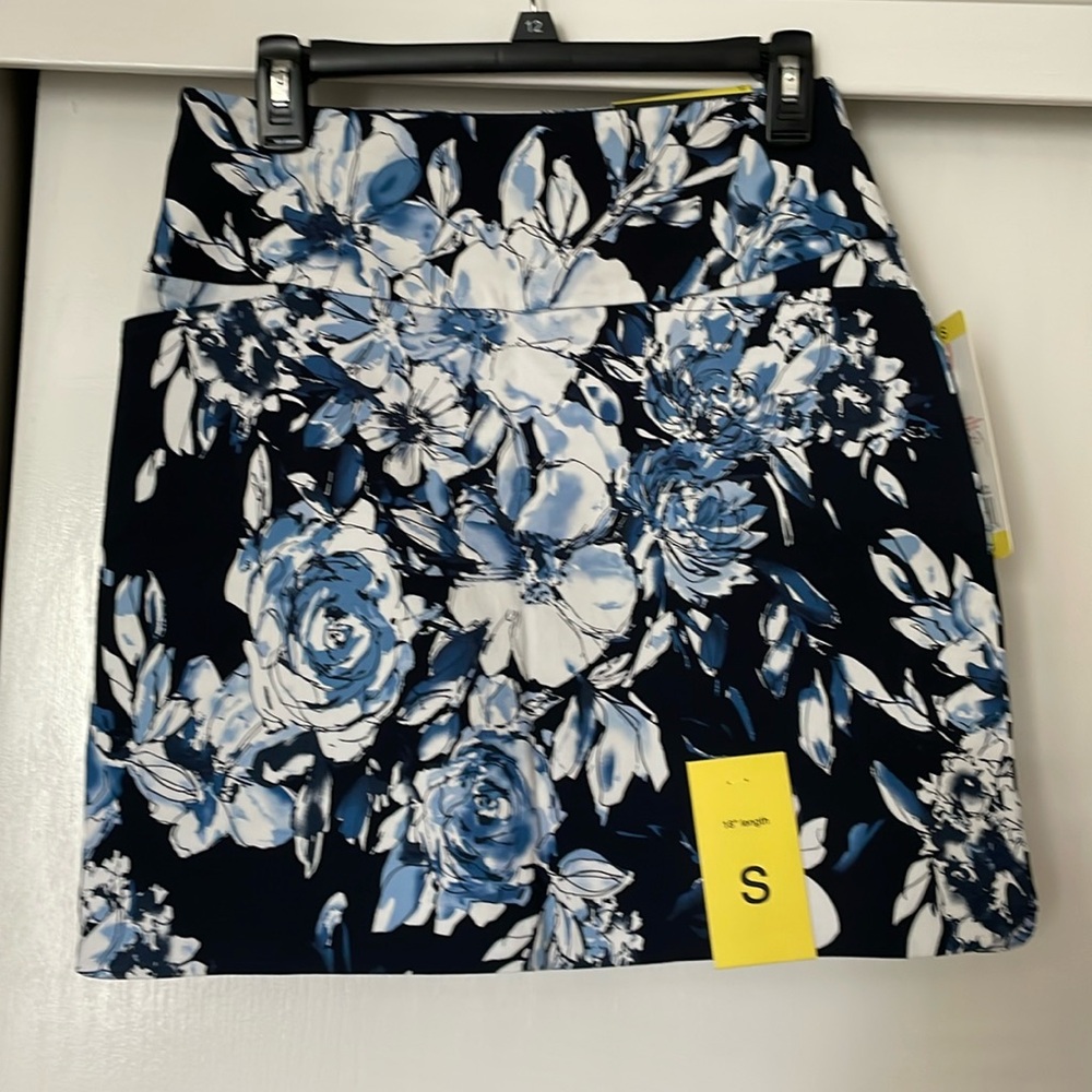 Floral mini skort